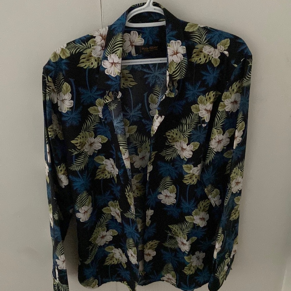 Hawaiii black shirt size M